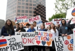 Լոս Անջելեսում հայերը բողոքի բազմահազարանոց ցույց են կազմակերպել Ադրբեջանի հյուպատոսության մոտ 