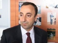 Հրայր Թովմասյանն այցելել է Վարդան Պետրոսյանին (տեսանյութը՝ «Ա1+»-ի)