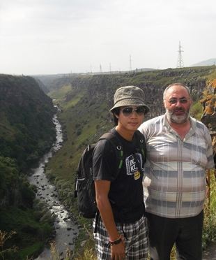 Ժայռերը` խորունկ նոթերը կիտած (ֆոտոշարք)