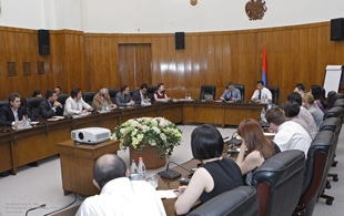 Քաղաքական դասընթացներ` վարչապետի մասնակցությամբ