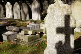 Կրկին  թալանվում են հայ մեծերի գերեզմանները