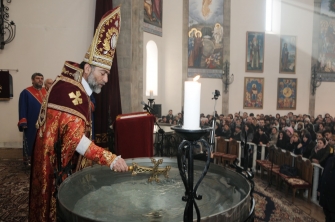 Հունվարի 6-ին Հայաստանյանց առաքելական սուրբ եկեղեցին նշեց Հիսուս Քրիստոսի Սուրբ Ծննդյան և Աստվածահայտնության տոնը