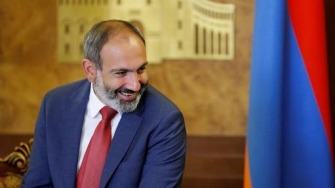 Նի­կո­լի պա­րը կբռ­նի կամր­ջի վրա` գար­նա­նը