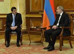 Փաշինյանն ընդունել է Հարությունյանին, իսկ որտե՞ղ էր Արցախի դրոշը