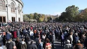 Մի բուռ ժողովուրդ Հայաստանում և Արցախում կծկված սպասում է, որ փրկության ելքը տեսնի