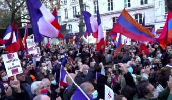 Հազարավոր հայեր Փարիզում բողոքի ակցիայով պահանջում են ճանաչել Արցախի անկախությունը