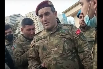 Ադրբեջանցի զինվորականները բողոքի ակցիաներ են իրականացնում ՊՆ դիմաց